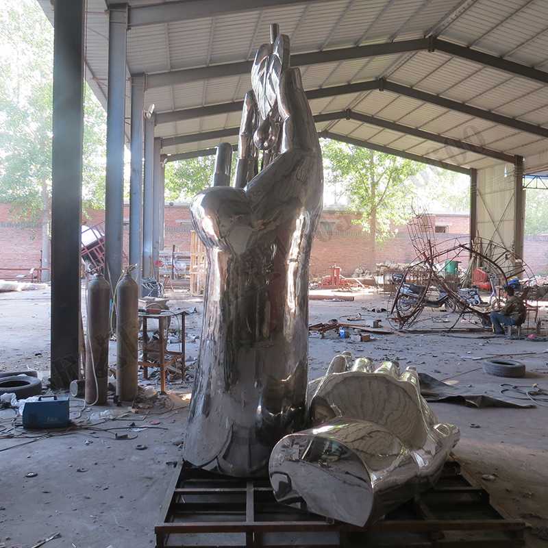 水滴主題不銹鋼雕塑，雙手不銹鋼雕塑，手托水滴景觀雕塑